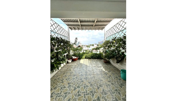 Ngộp HXH Đông Hồ -  Chợ Tân Bình - 5 tầng BTCT - 4x11m